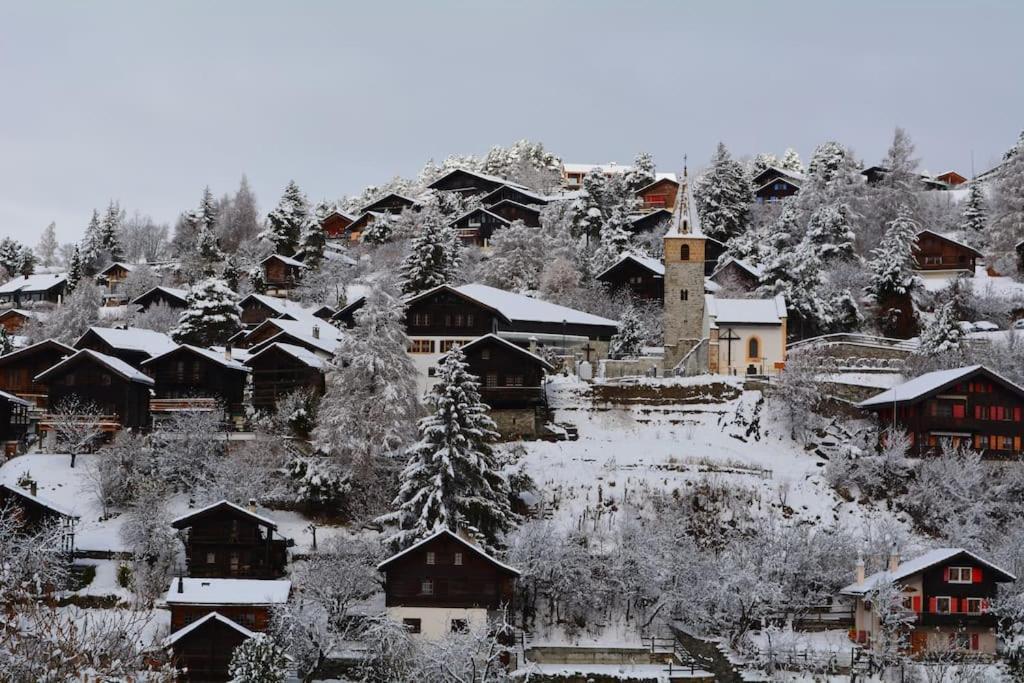 Magnifique Chalet D'Epoque Villa Vercorin Exterior photo